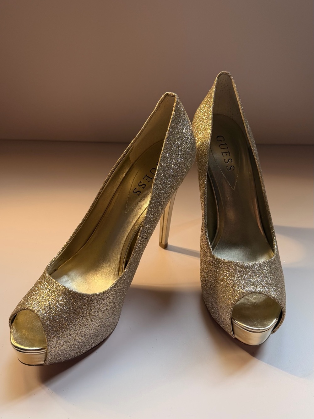 GUESS Gold Glitter Platform Peep Toe Heels Pumps Size 7.5